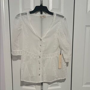 Elegant White Embroidered Women's Blouse